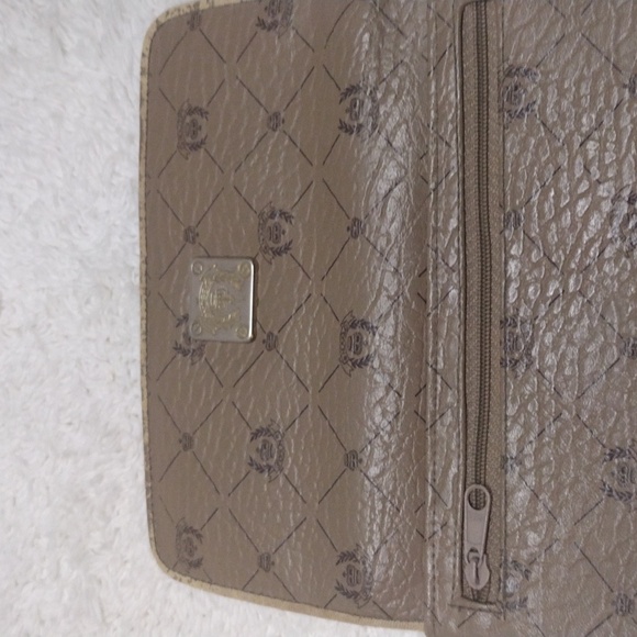 Sasson Beige Clutch Purse - Picture 11 of 11
